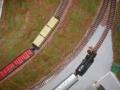 Personenzug am Hausbahnsteig (Gleis 1) und Gterzug